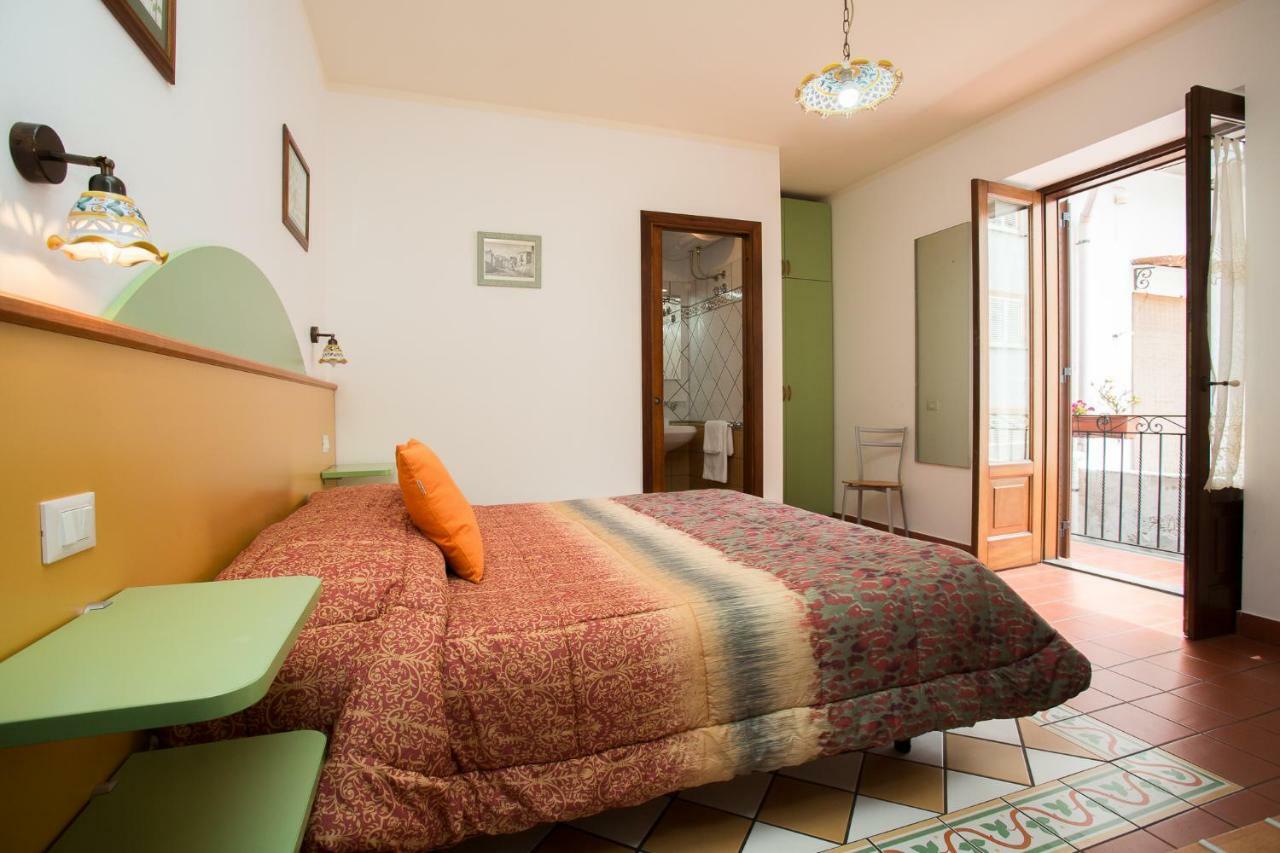 Diana Brown B&B Affittacamere Lipari  Bagian luar foto