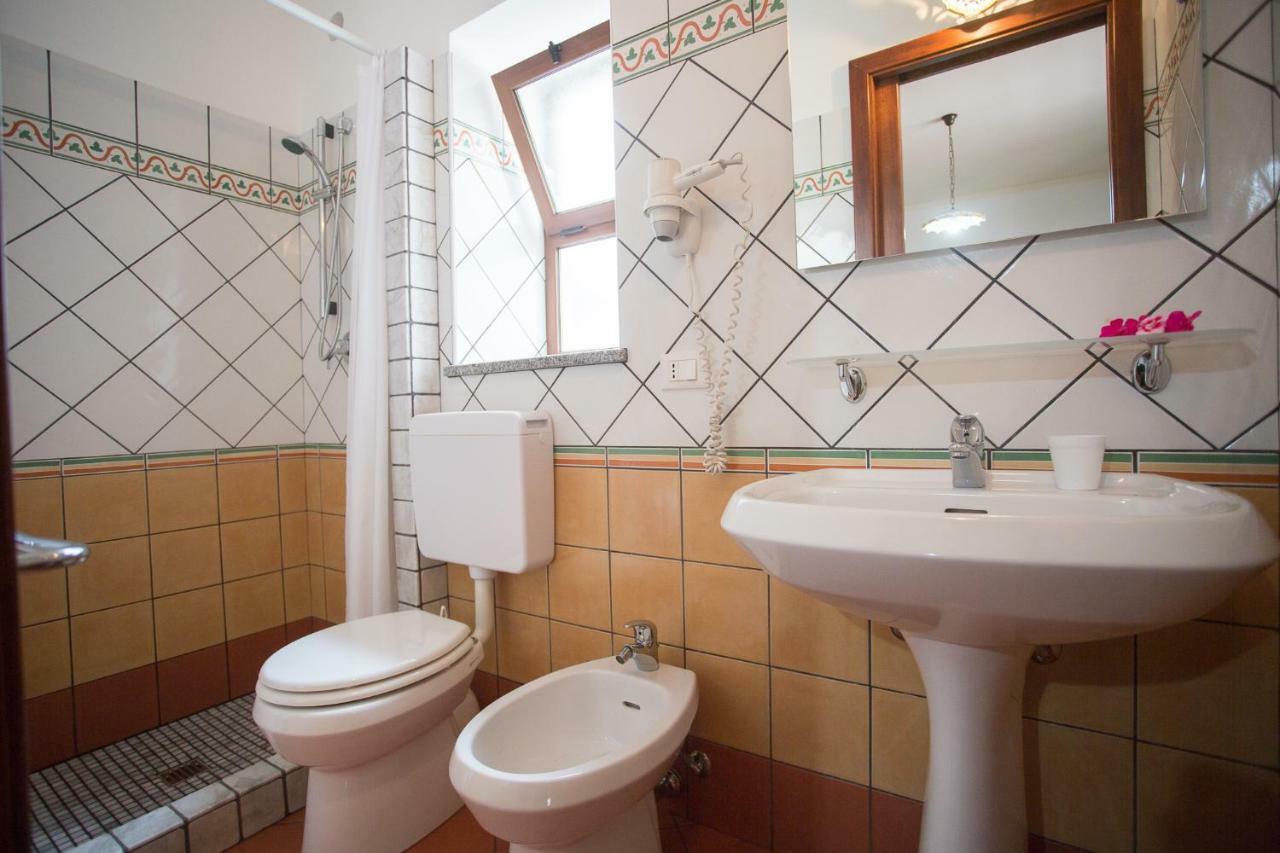 Diana Brown B&B Affittacamere Lipari  Bagian luar foto