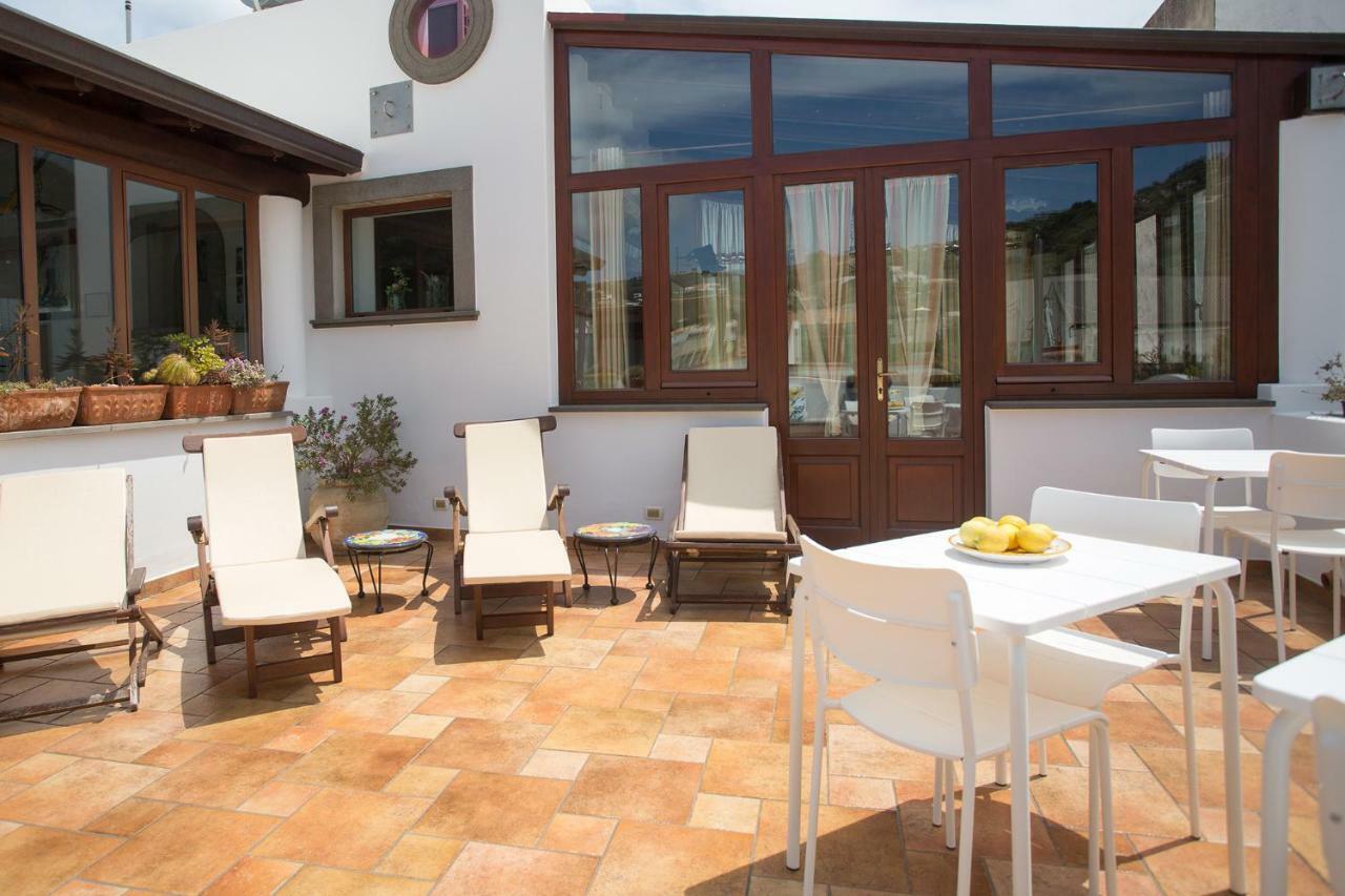 Diana Brown B&B Affittacamere Lipari  Bagian luar foto